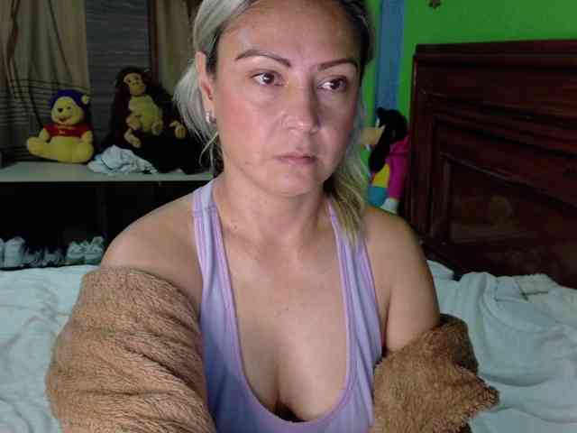 Charlizetheron1 webcam