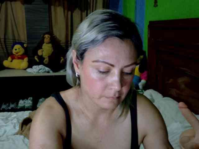 Charlizetheron1 webcam