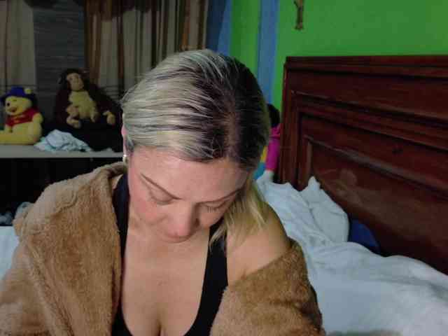 Charlizetheron1 webcam