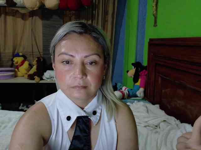 Charlizetheron1 webcam