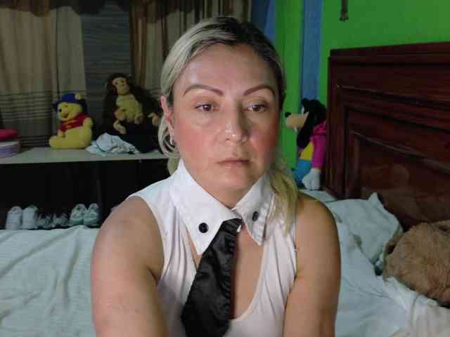 Charlizetheron1 webcam