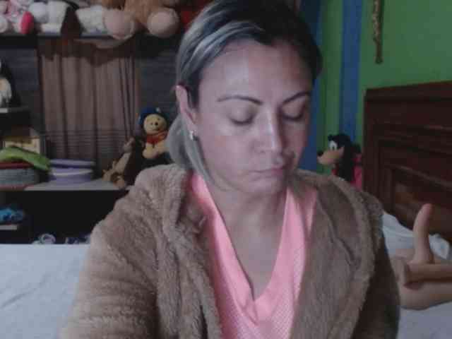 Charlizetheron1 webcam