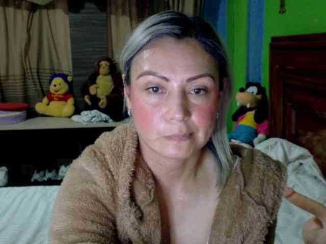 Charlizetheron1 webcam