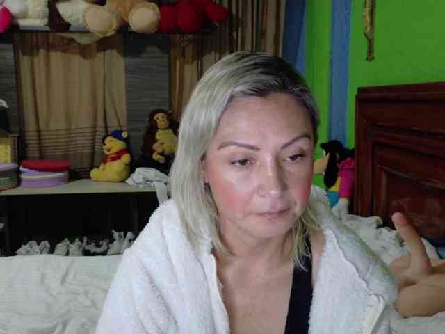 Charlizetheron1 webcam