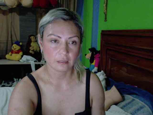 Charlizetheron1 webcam