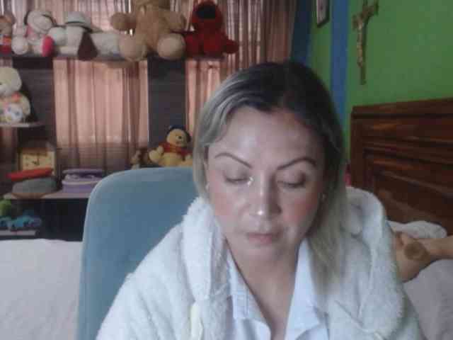 Charlizetheron1 webcam