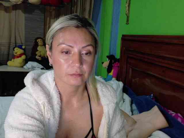 Charlizetheron1 webcam