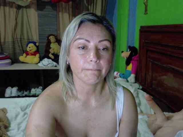 Charlizetheron1 webcam