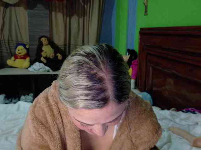 Charlizetheron1 webcam