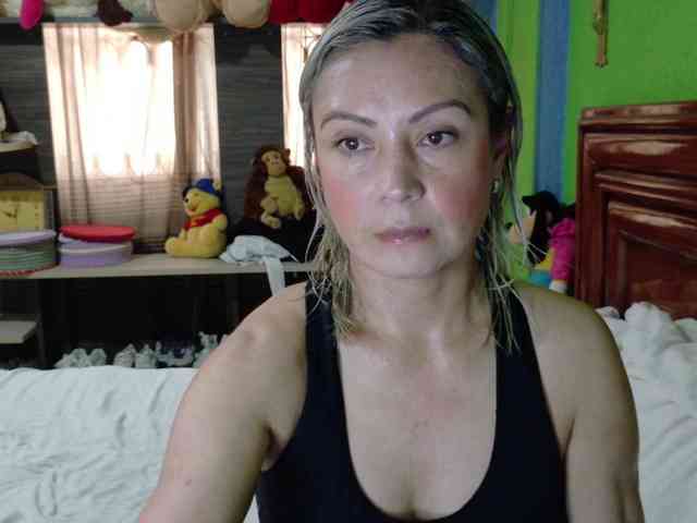 Charlizetheron1 webcam