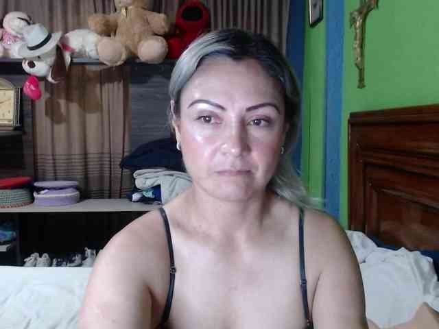 Charlizetheron1 webcam