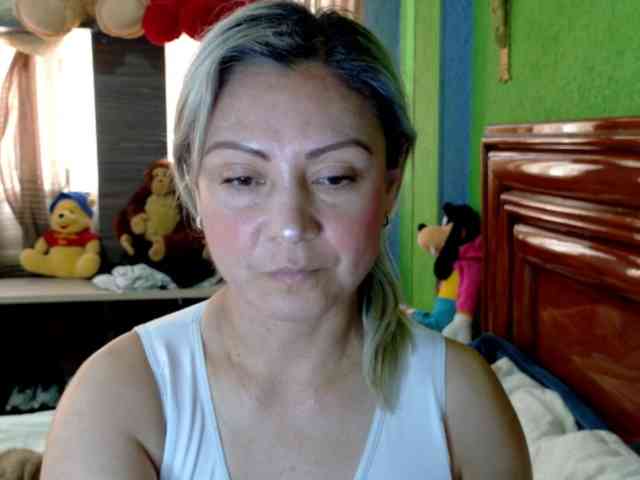 Charlizetheron1 webcam