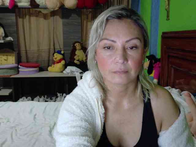 Charlizetheron1 webcam