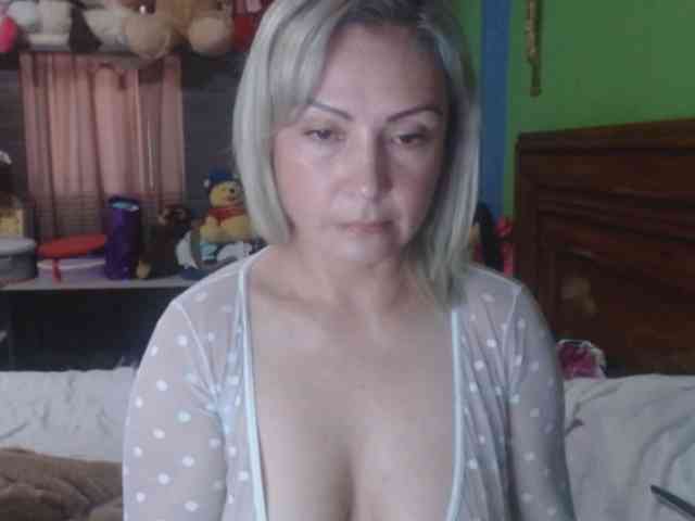 Charlizetheron1 webcam