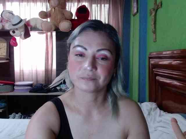 Charlizetheron1 webcam