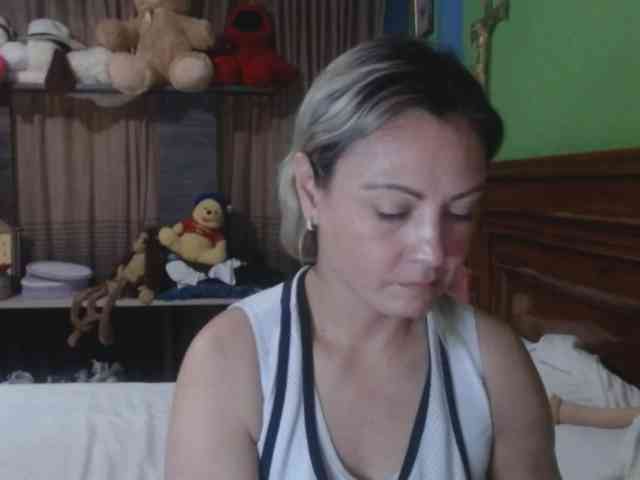 Charlizetheron1 webcam