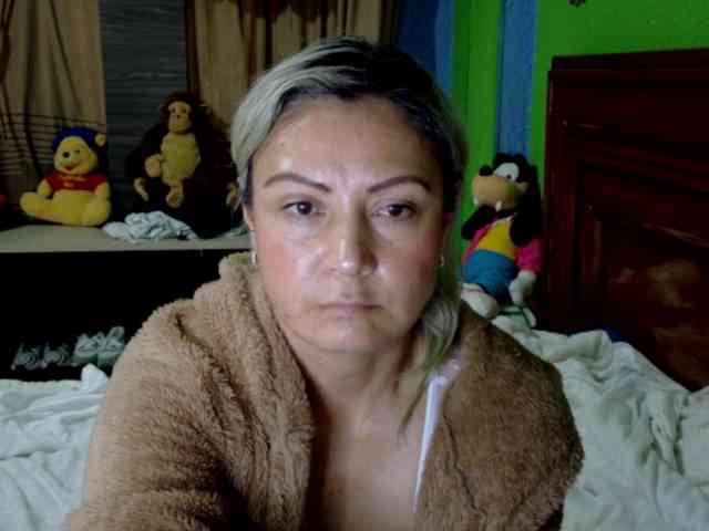 Charlizetheron1 webcam