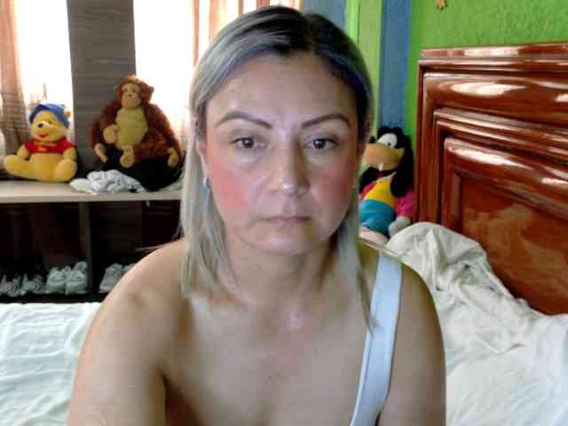 Charlizetheron1 webcam