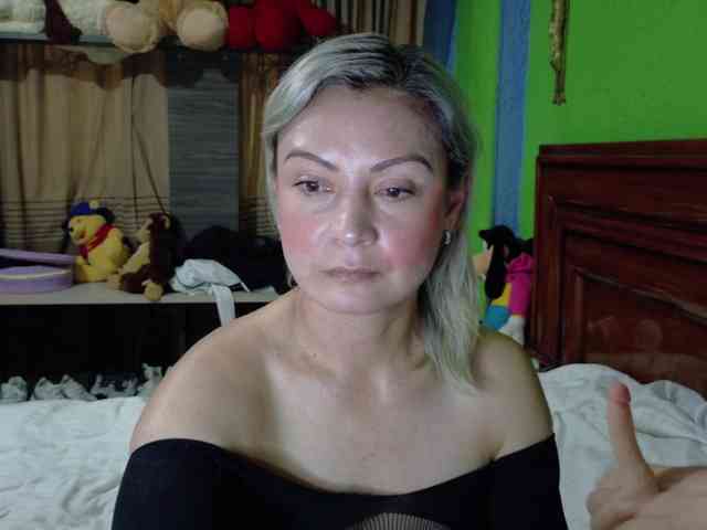 Charlizetheron1 webcam