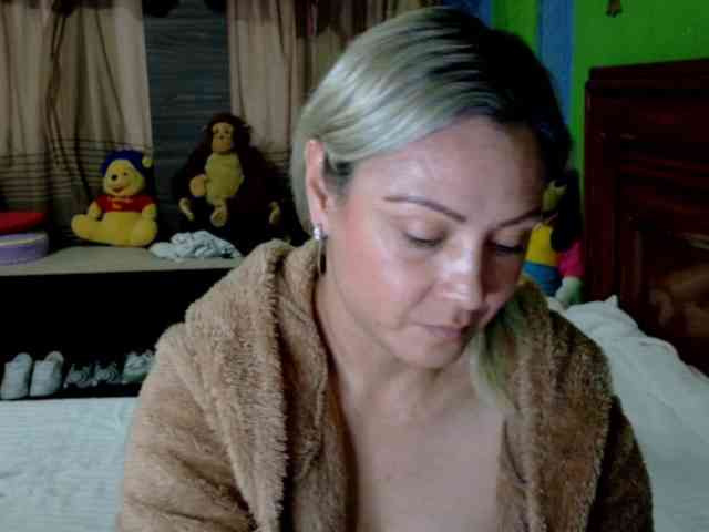 Charlizetheron1 webcam