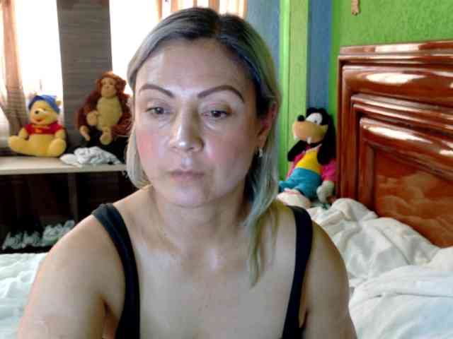 Charlizetheron1 webcam