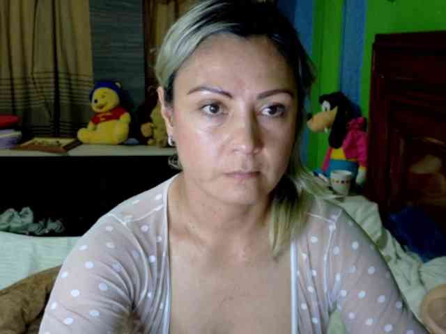 Charlizetheron1 webcam