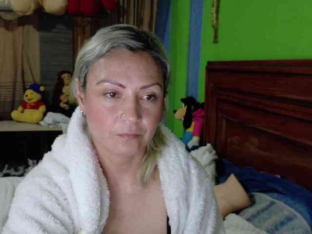 Charlizetheron1 webcam