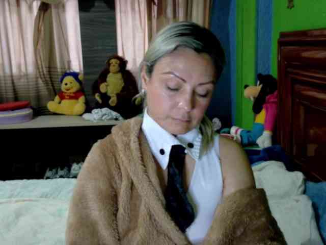 Charlizetheron1 webcam