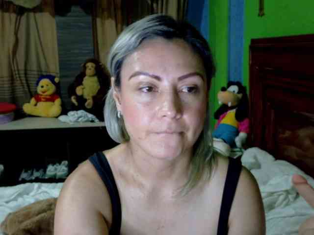 Charlizetheron1 webcam