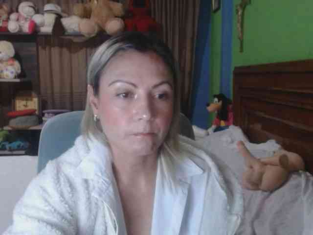 Charlizetheron1 webcam