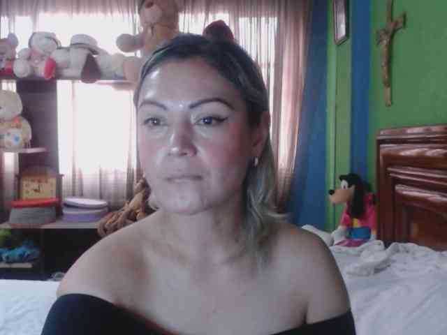 Charlizetheron1 webcam