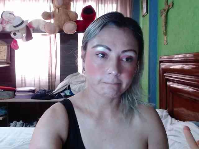 Charlizetheron1 webcam