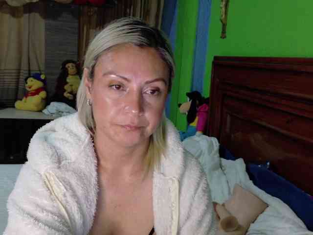 Charlizetheron1 webcam