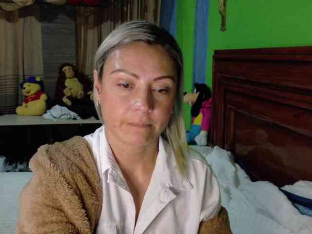 Charlizetheron1 webcam