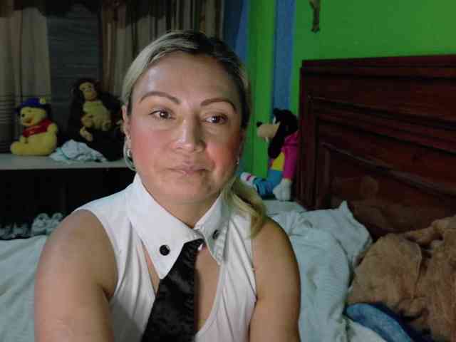 Charlizetheron1 webcam