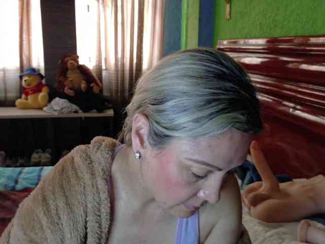 Charlizetheron1 webcam