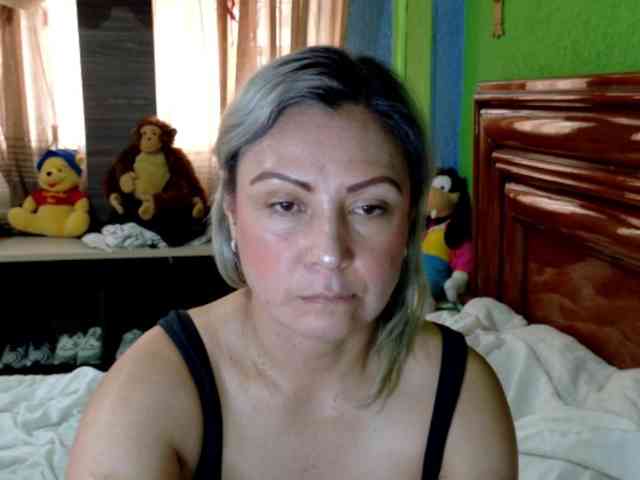 Charlizetheron1 webcam