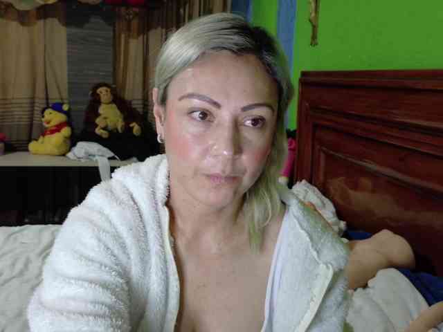 Charlizetheron1 webcam