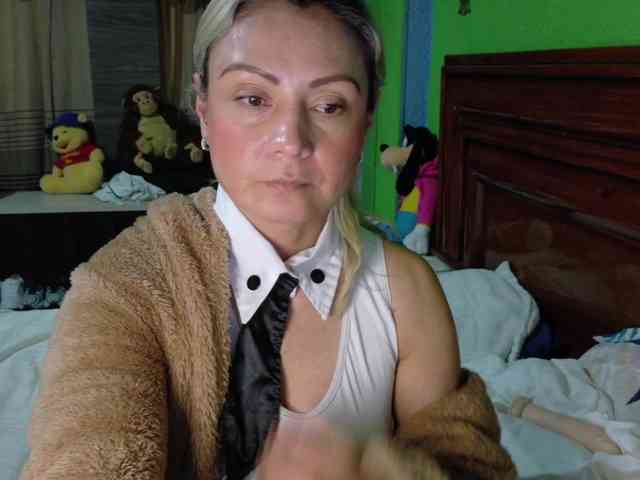 Charlizetheron1 webcam