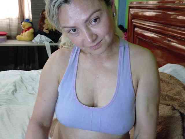 Charlizetheron1 webcam