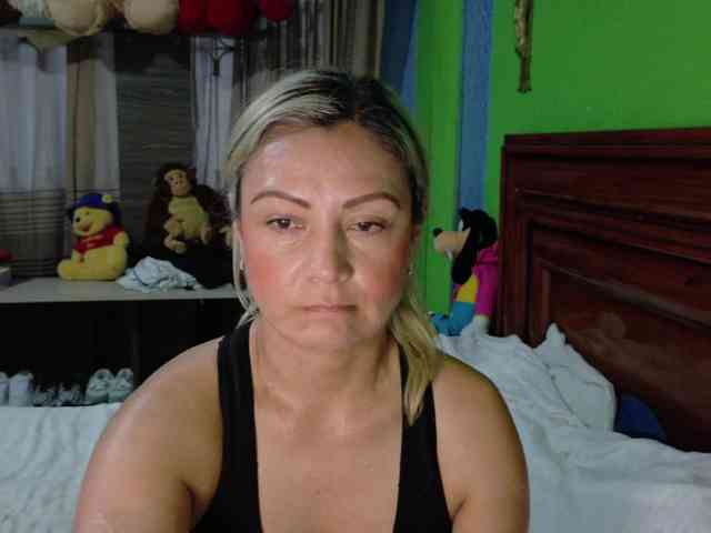 Charlizetheron1 webcam