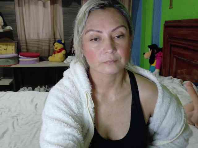 Charlizetheron1 webcam