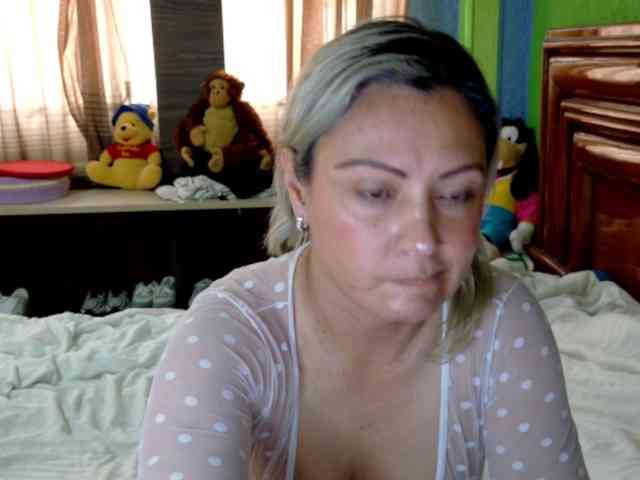 Charlizetheron1 webcam