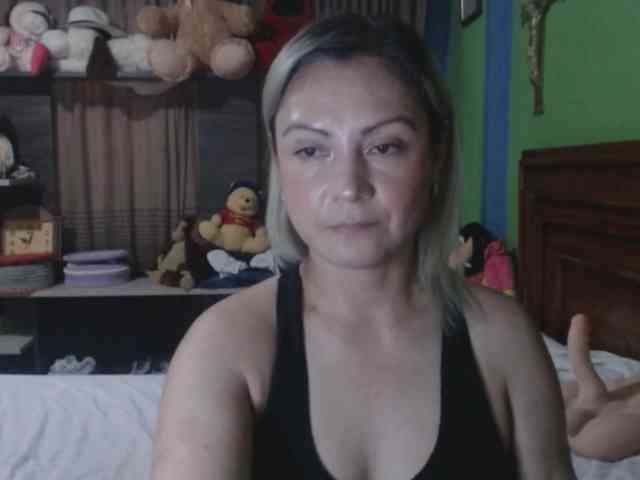 Charlizetheron1 webcam