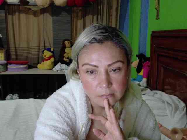 Charlizetheron1 webcam