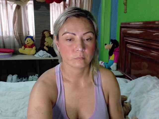 Charlizetheron1 webcam