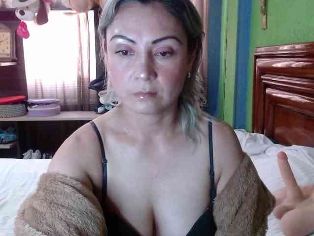 Charlizetheron1 webcam