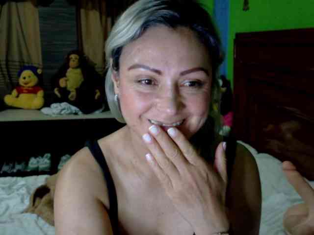 Charlizetheron1 webcam