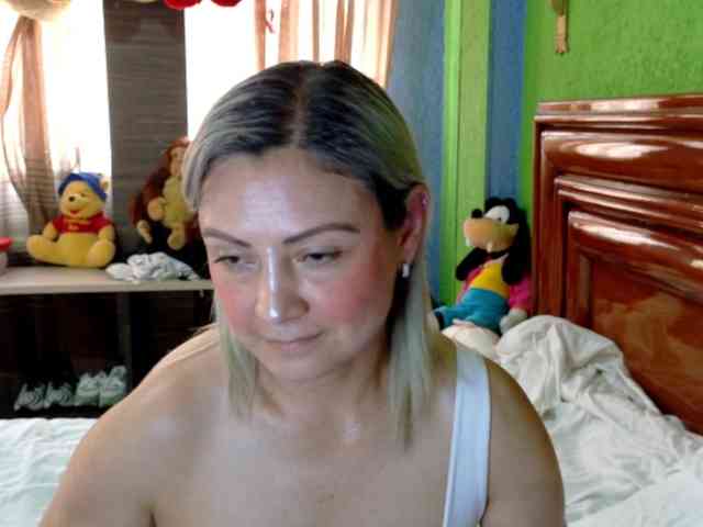 Charlizetheron1 webcam