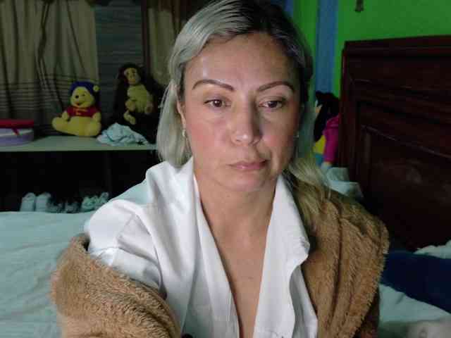 Charlizetheron1 webcam